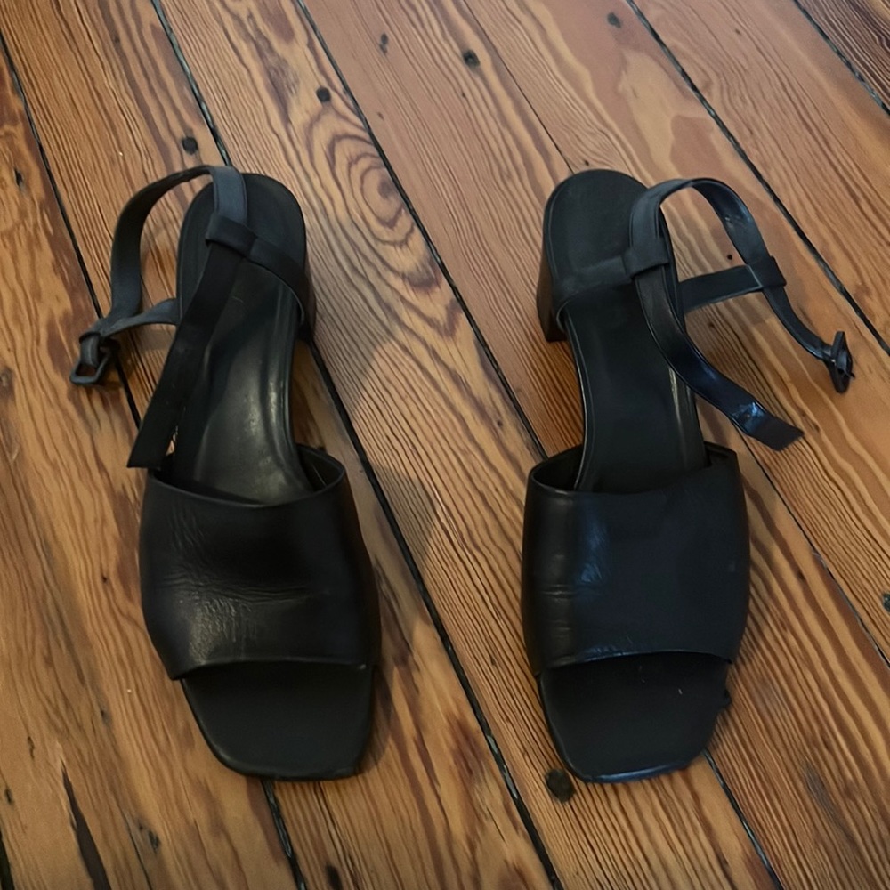Black Leather Everlane Heeled sandal